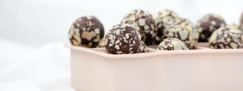 No-Bake Chocolate Peanut Butter Energy Bites